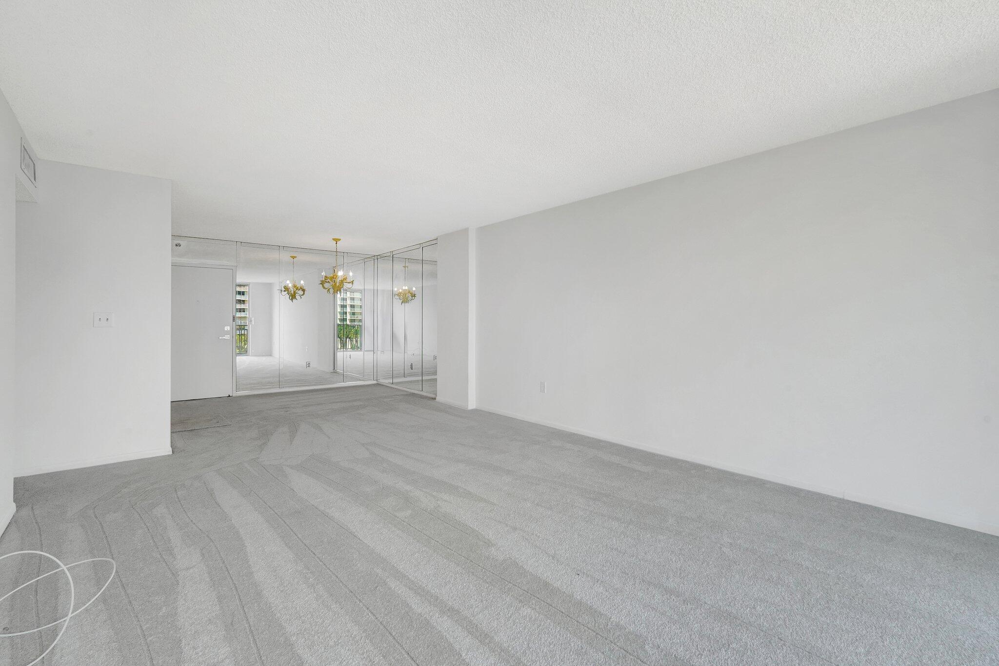 2851 NE 183rd Street 512e