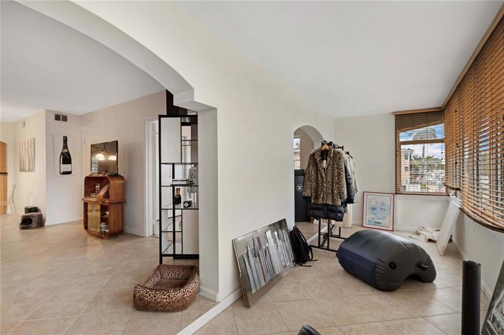 Island House East - Residential