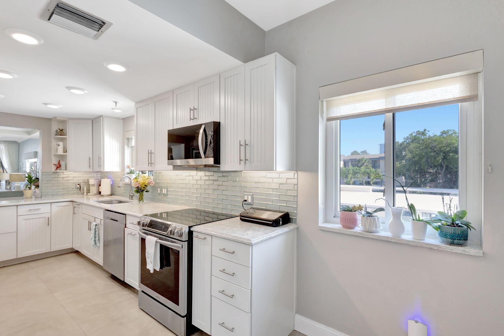 MARINA AT TWELVE OAKS CON - Residential