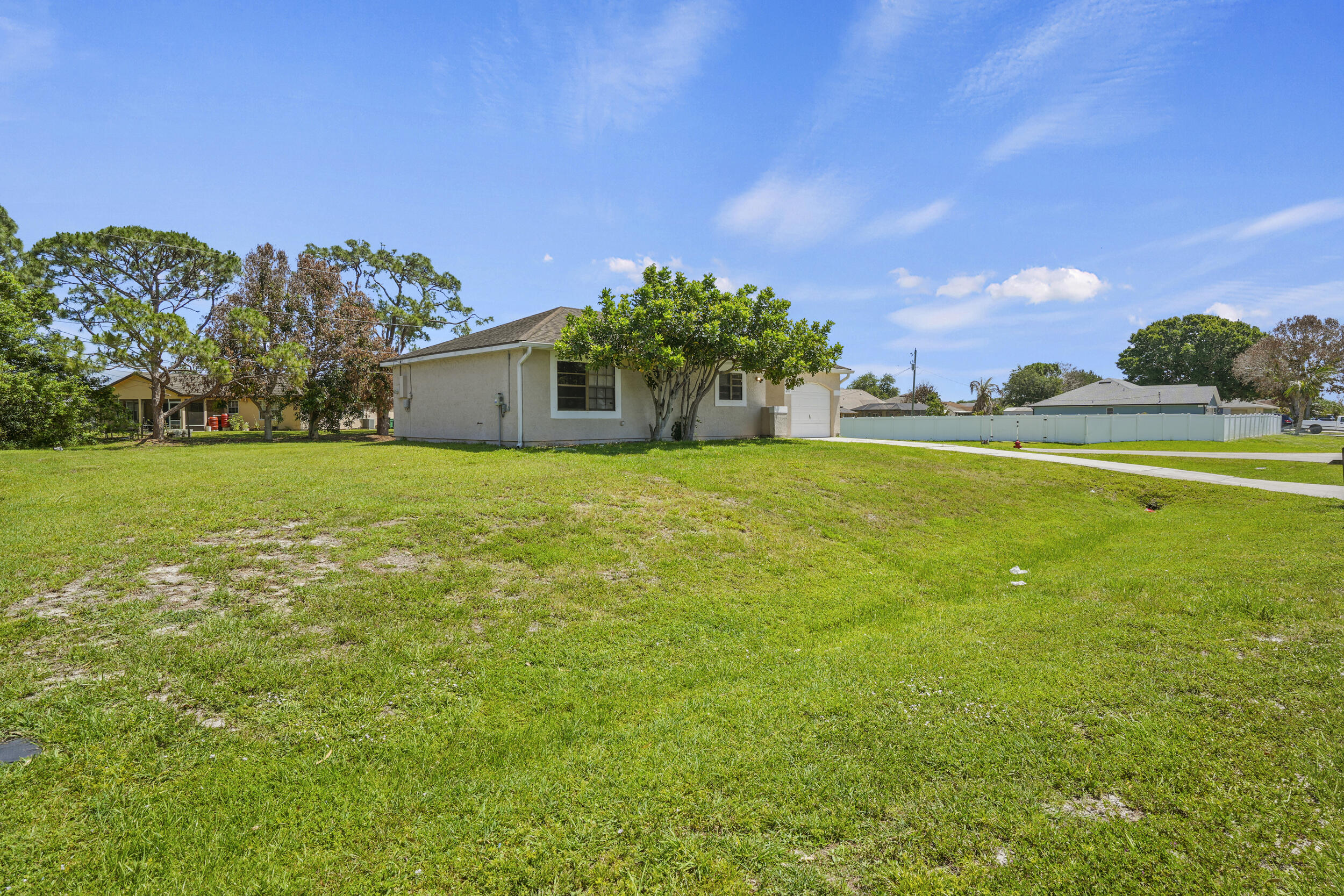 PORT ST LUCIE SECTION 27 - Residential