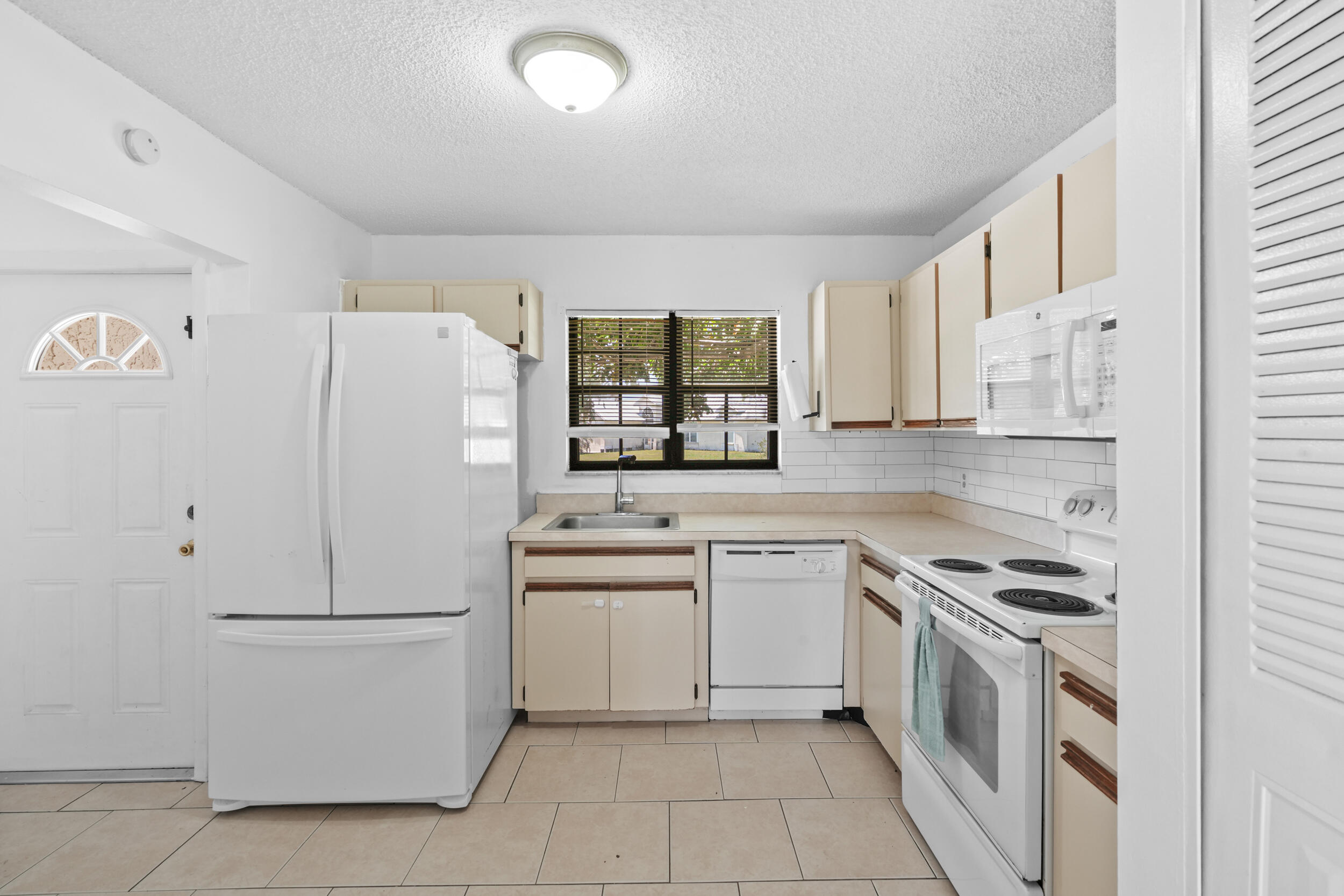 PORT ST LUCIE SECTION 27 - Residential