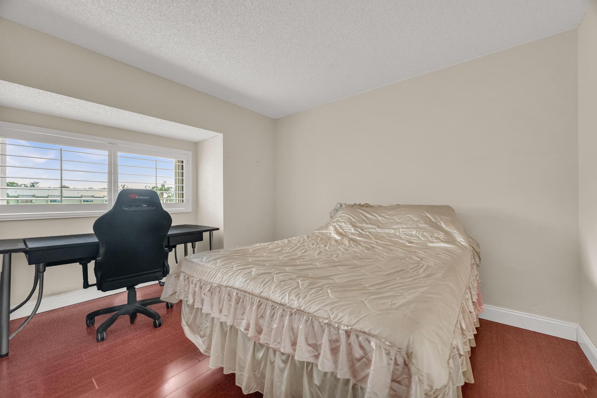 ISLAND VILLAGE PHASE II - Residential