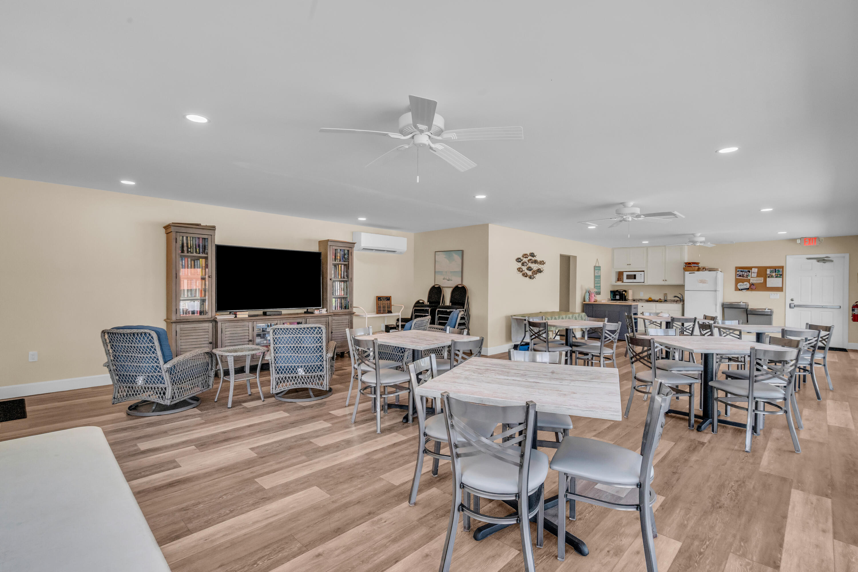 ISLAND VILLAGE PHASE II - Residential