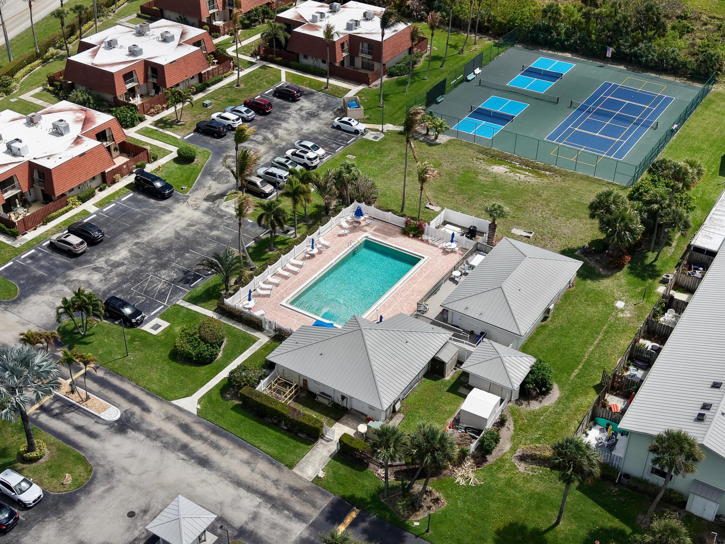 ISLAND VILLAGE PHASE II - Residential