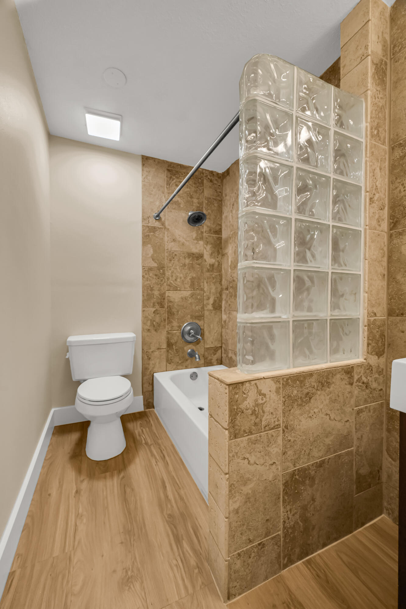ISLAND VILLAGE PHASE II - Residential