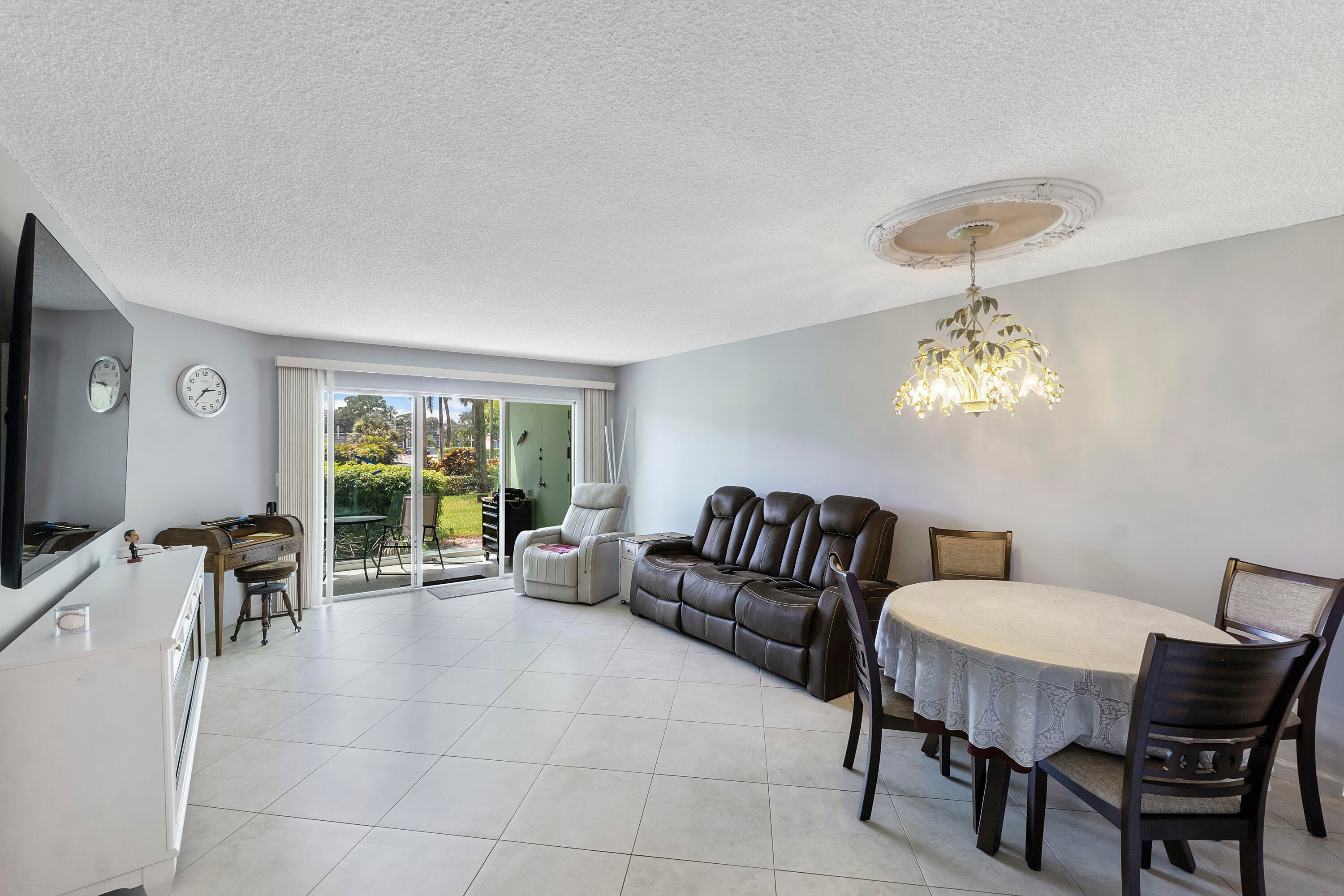 3590 Via Poinciana 107