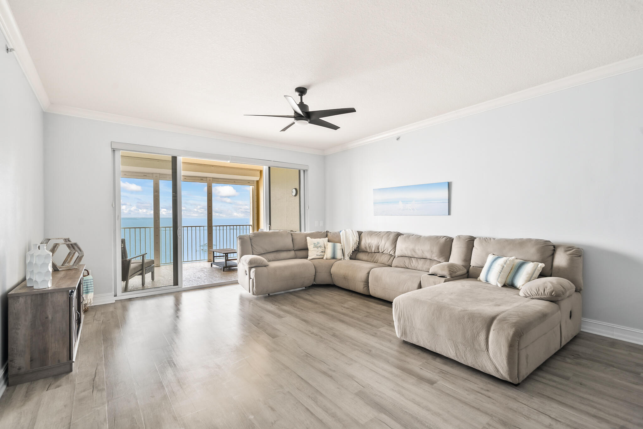 ISLAND POINTE CONDO PH 1A - Residential