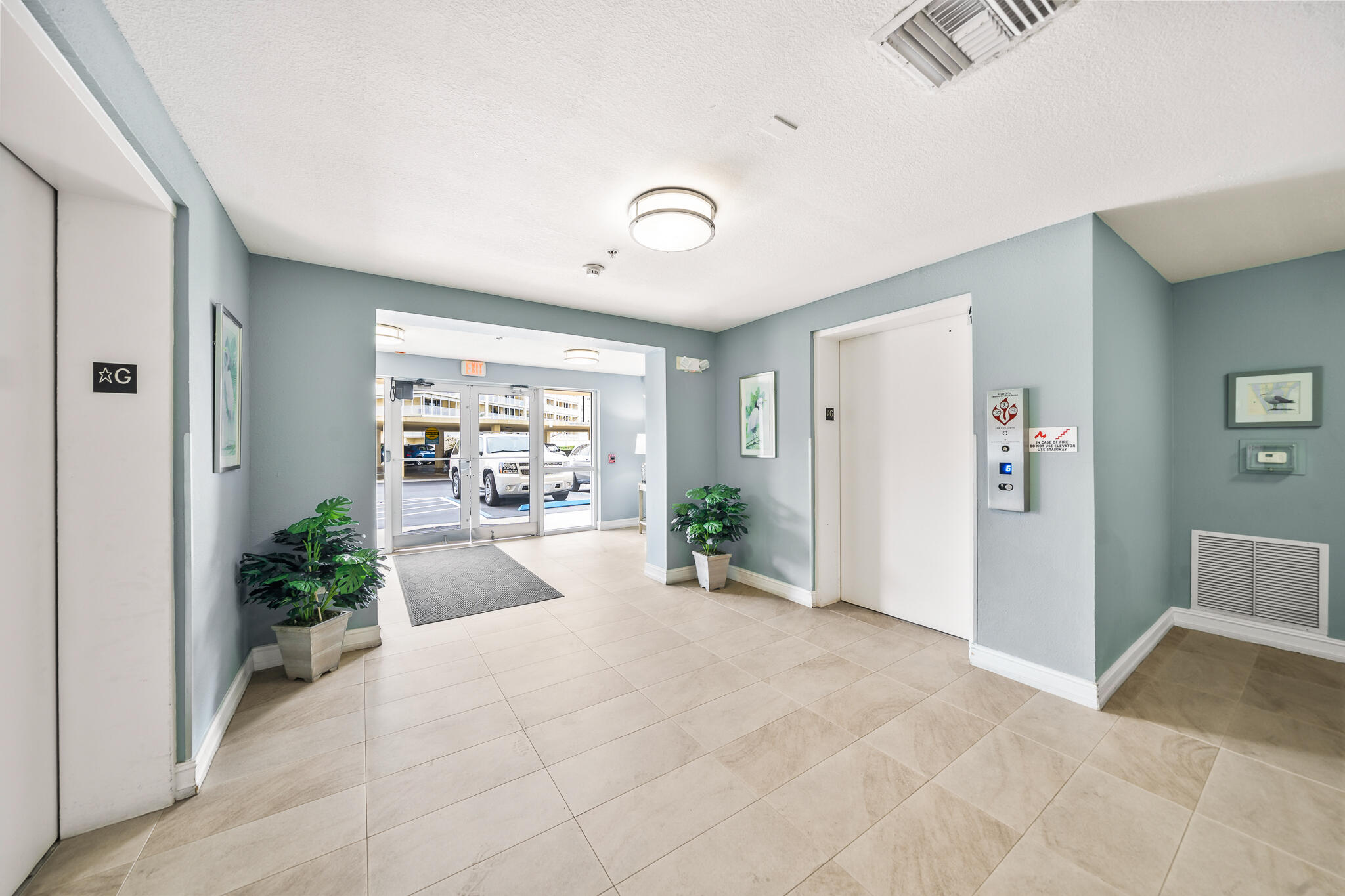 ISLAND POINTE CONDO PH 1A - Residential