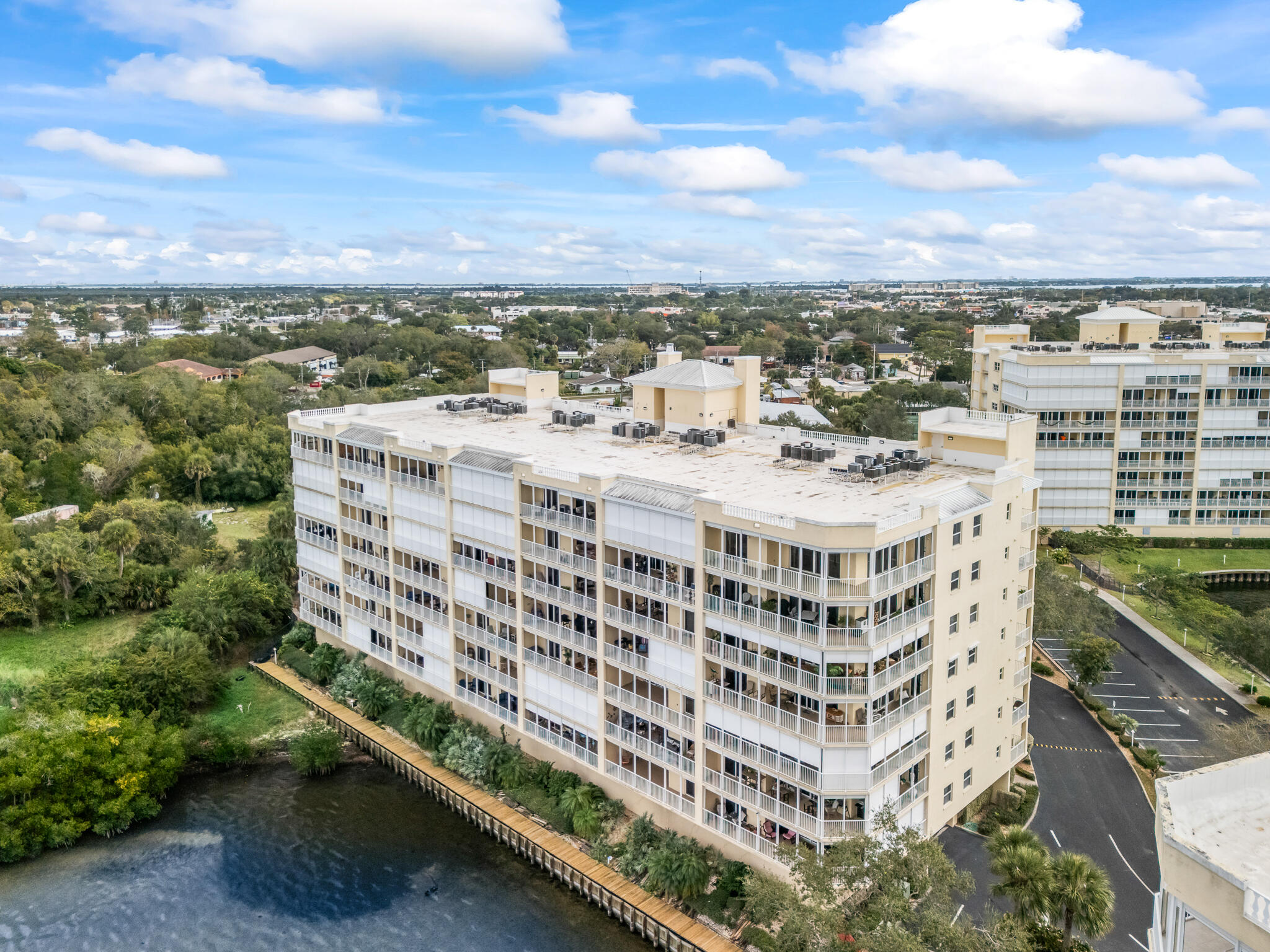 ISLAND POINTE CONDO PH 1A - Residential