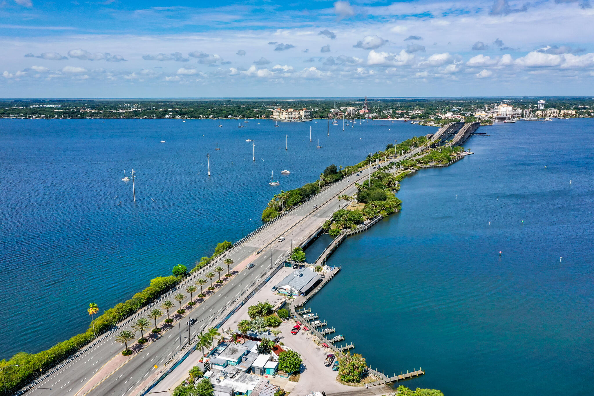 ISLAND POINTE CONDO PH 1A - Residential