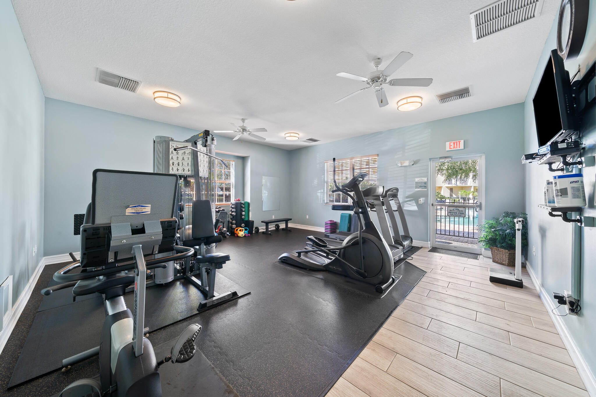 ISLAND POINTE CONDO PH 1A - Residential