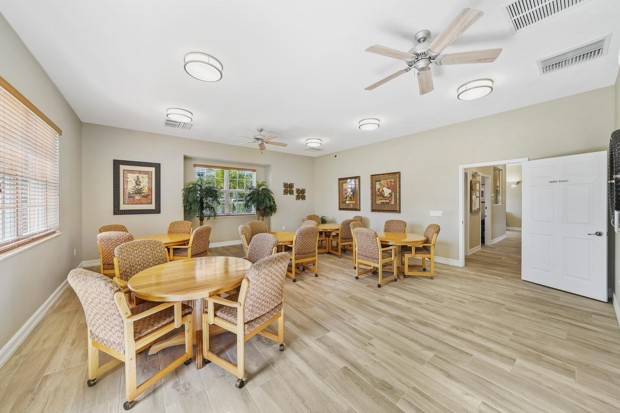 ISLAND POINTE CONDO PH 1A - Residential