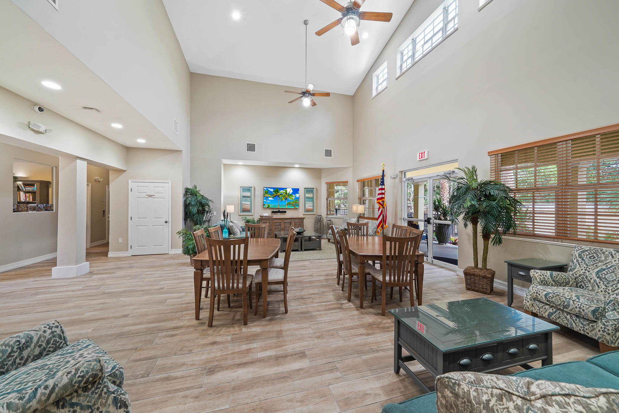 ISLAND POINTE CONDO PH 1A - Residential