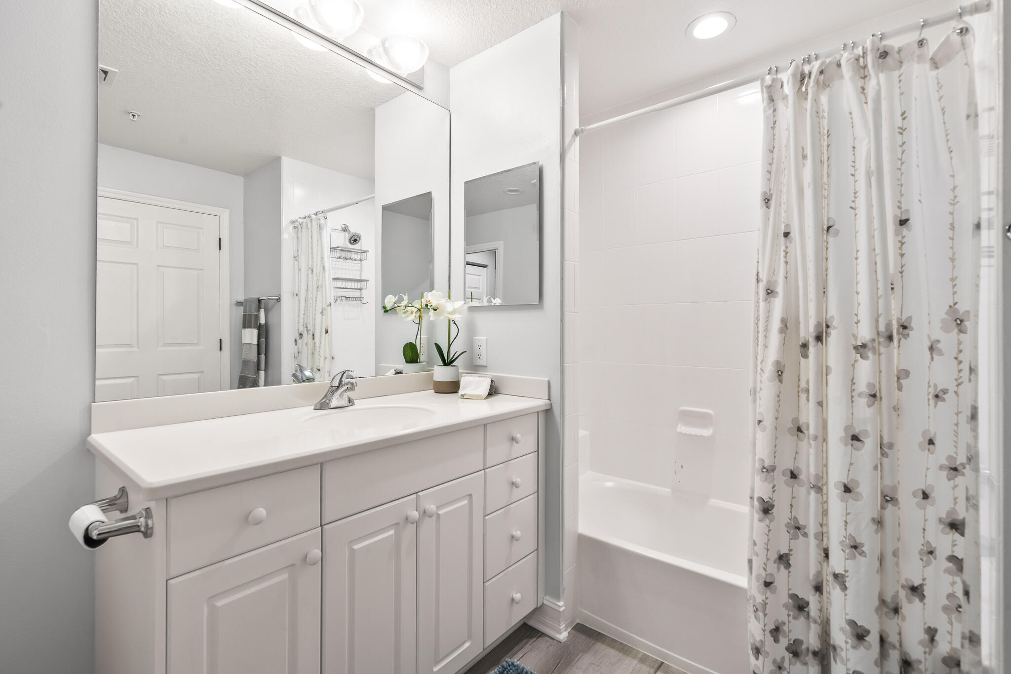 ISLAND POINTE CONDO PH 1A - Residential