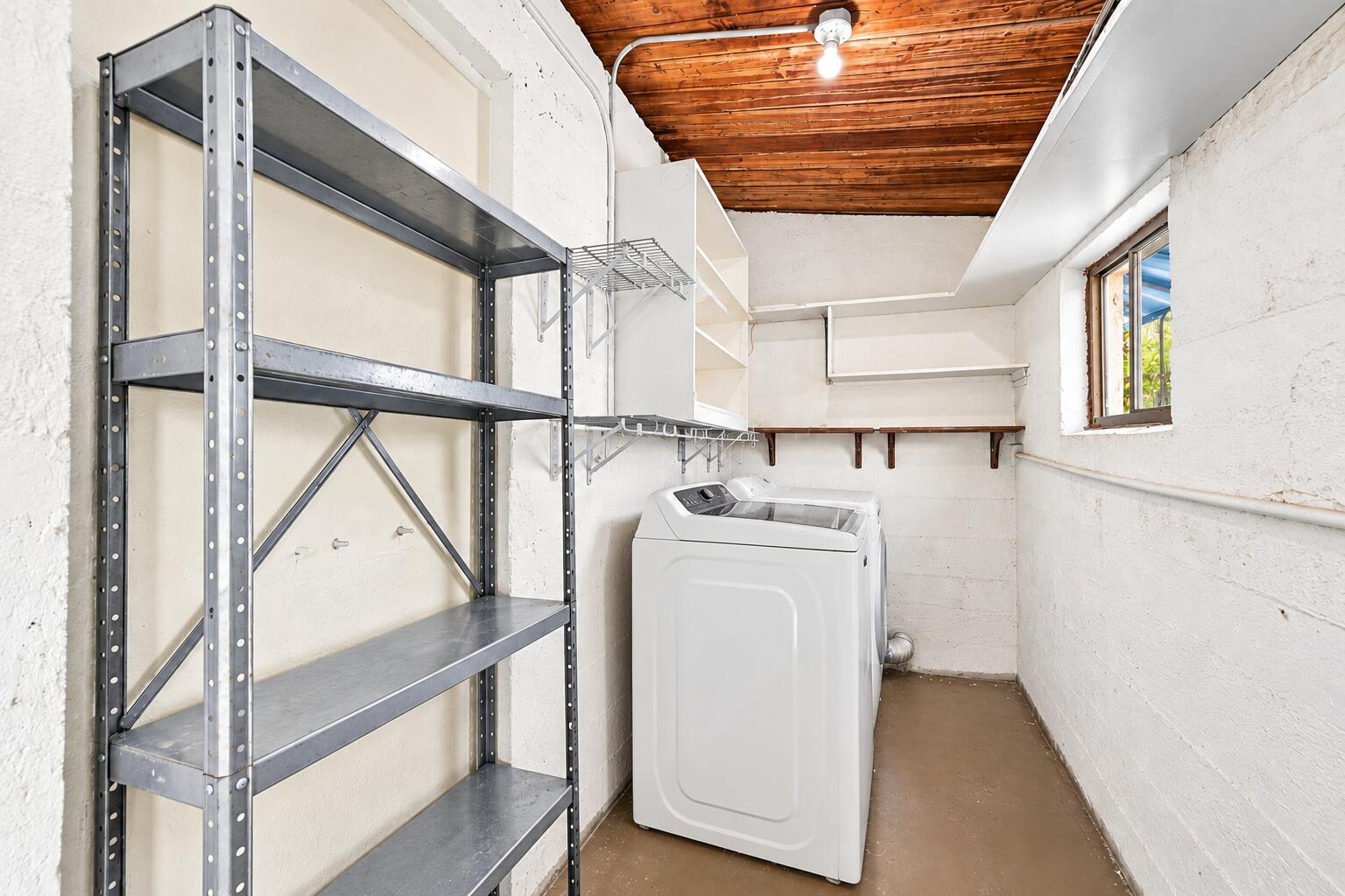 2511 NE 12TH Court