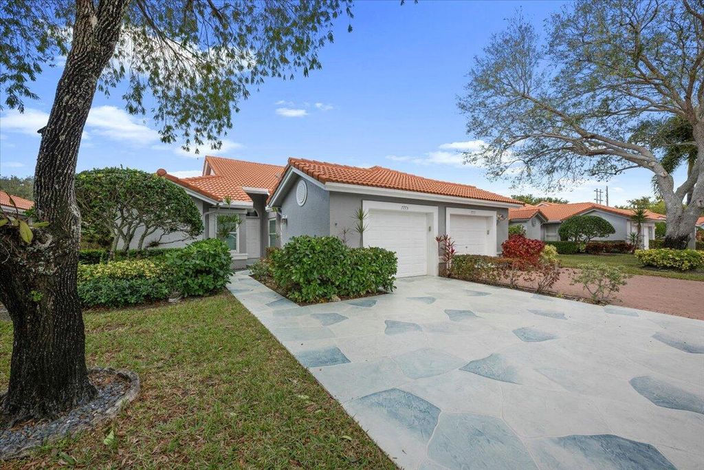 Photo of 7775 Majestic Palm Dr, Boynton Beach, FL 33437 (MLS # R11163071)