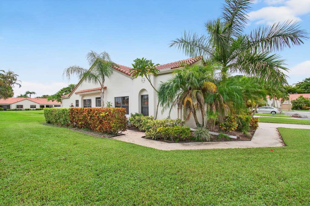 Photo of 5834 Parkwalk Circle W, Boynton Beach, FL 33472 (MLS # R11121861)
