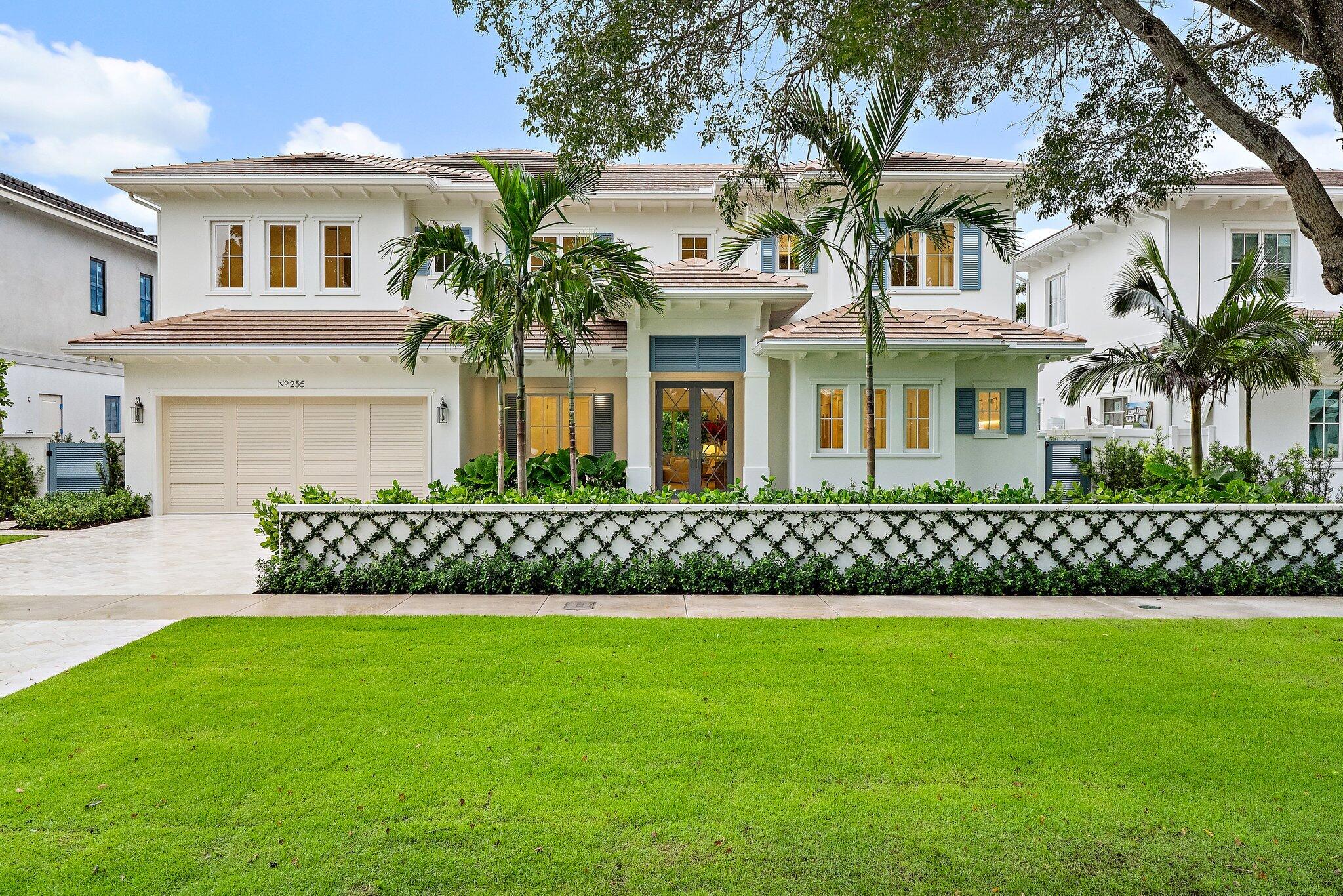 235 FOREST HILL Boulevard