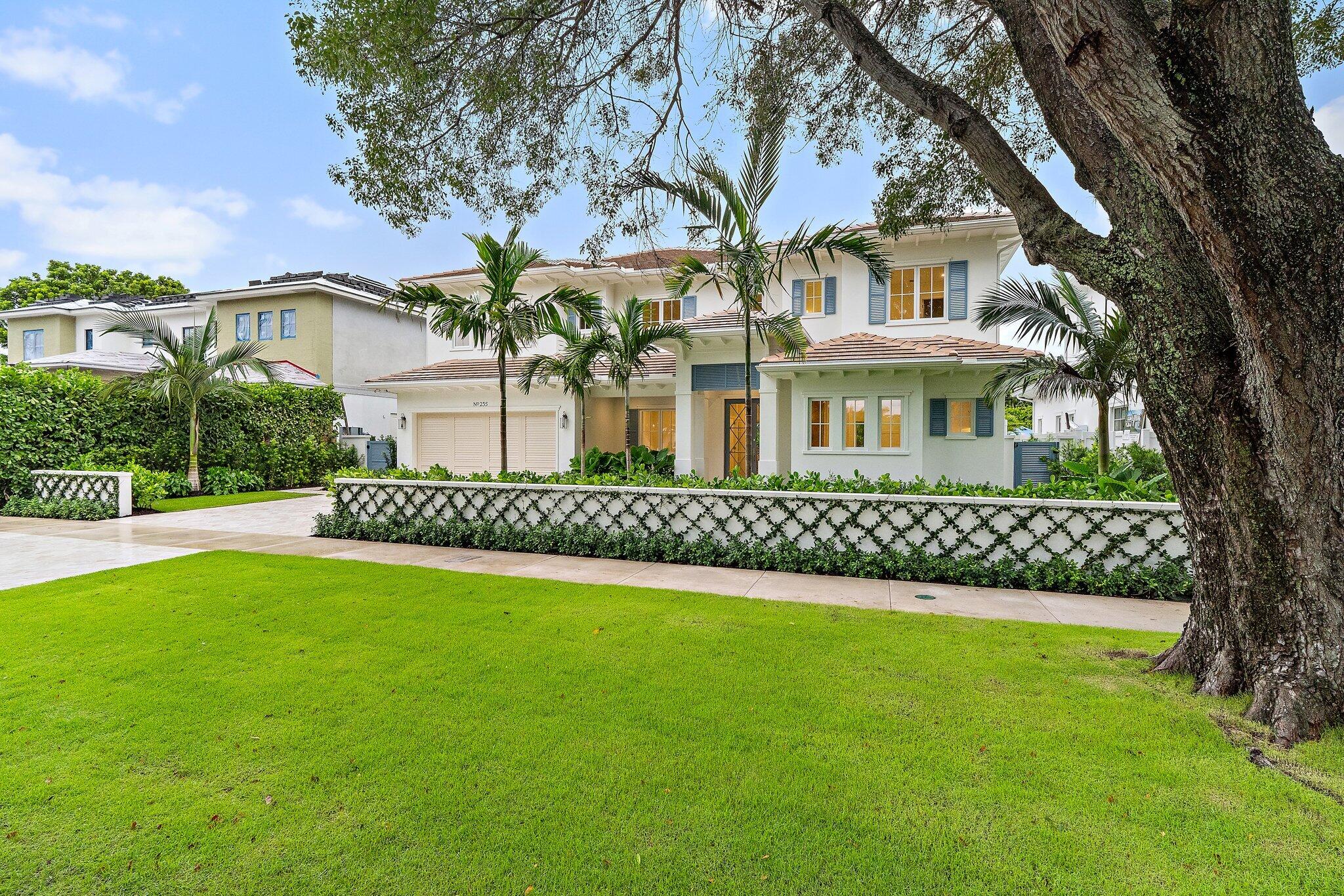 235 FOREST HILL Boulevard