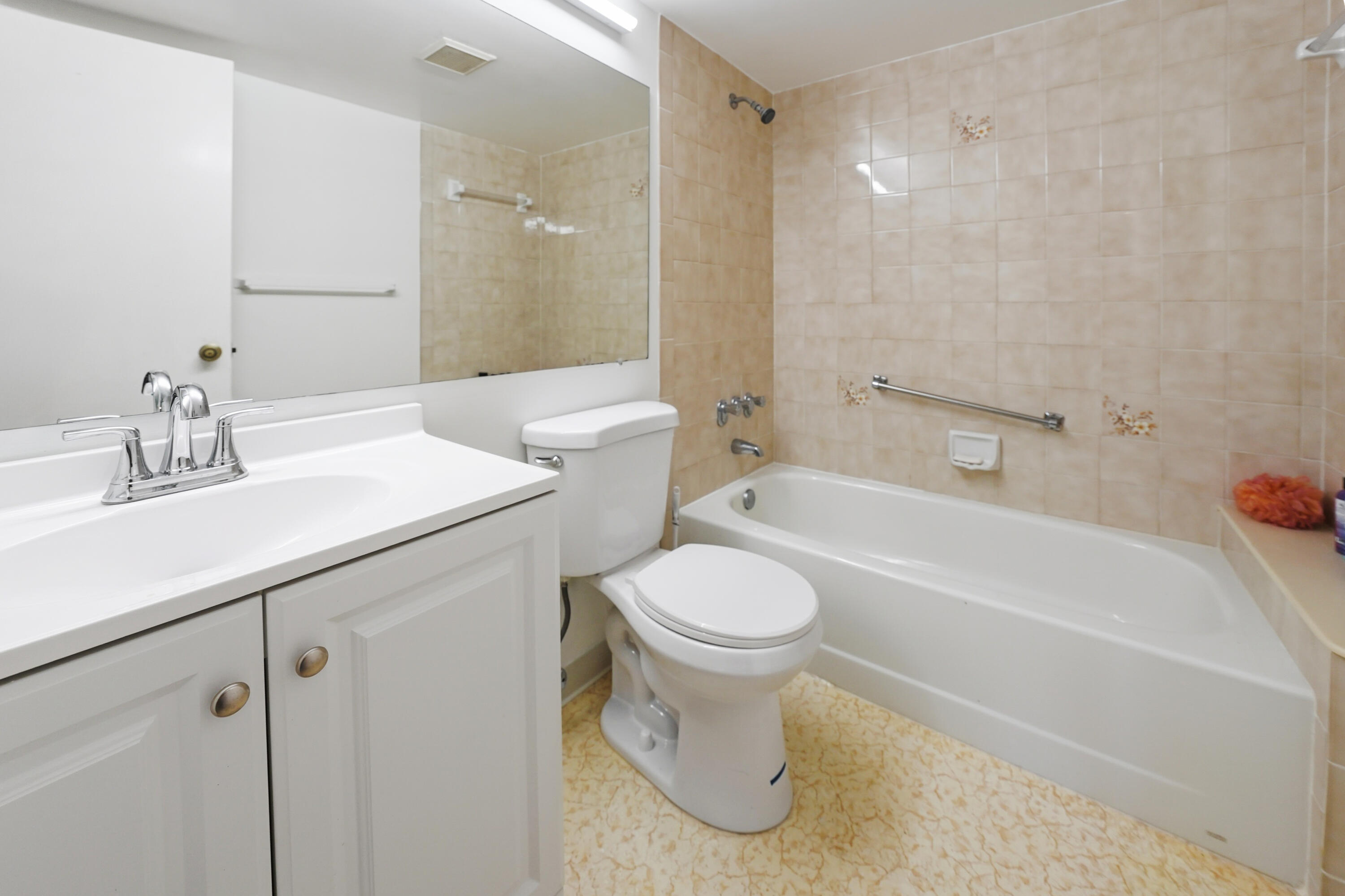 PINE RIDGE NORTH VILLAGE IV CONDO - Residential Lease