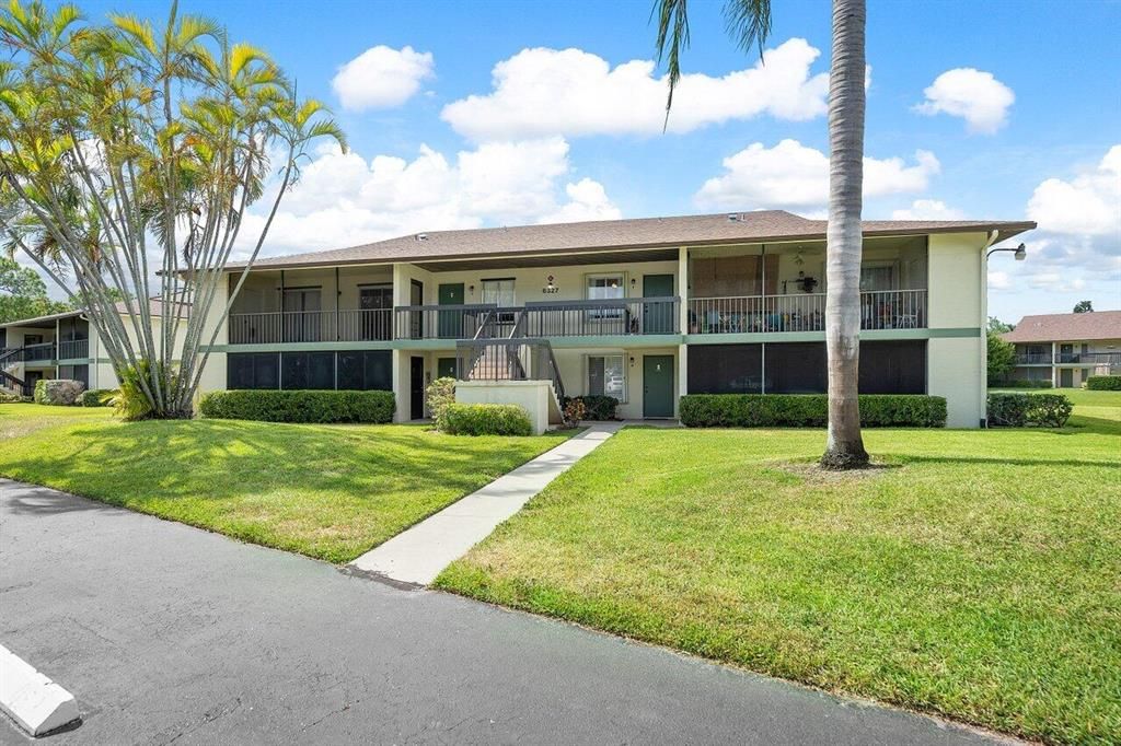 Photo of 6327 Chasewood Drive Dr #F, Jupiter, FL 33458 (MLS # R10801146)