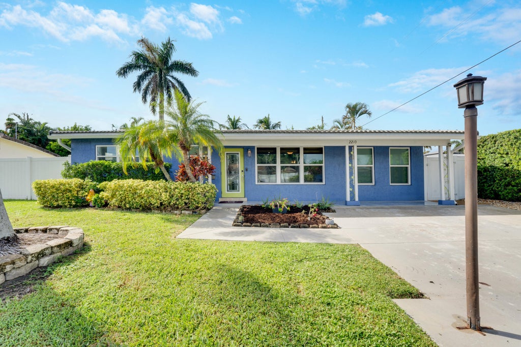 Photo of 2210 NE 51ST Street, Lighthouse Point, FL 33064 (MLS # B26076840)