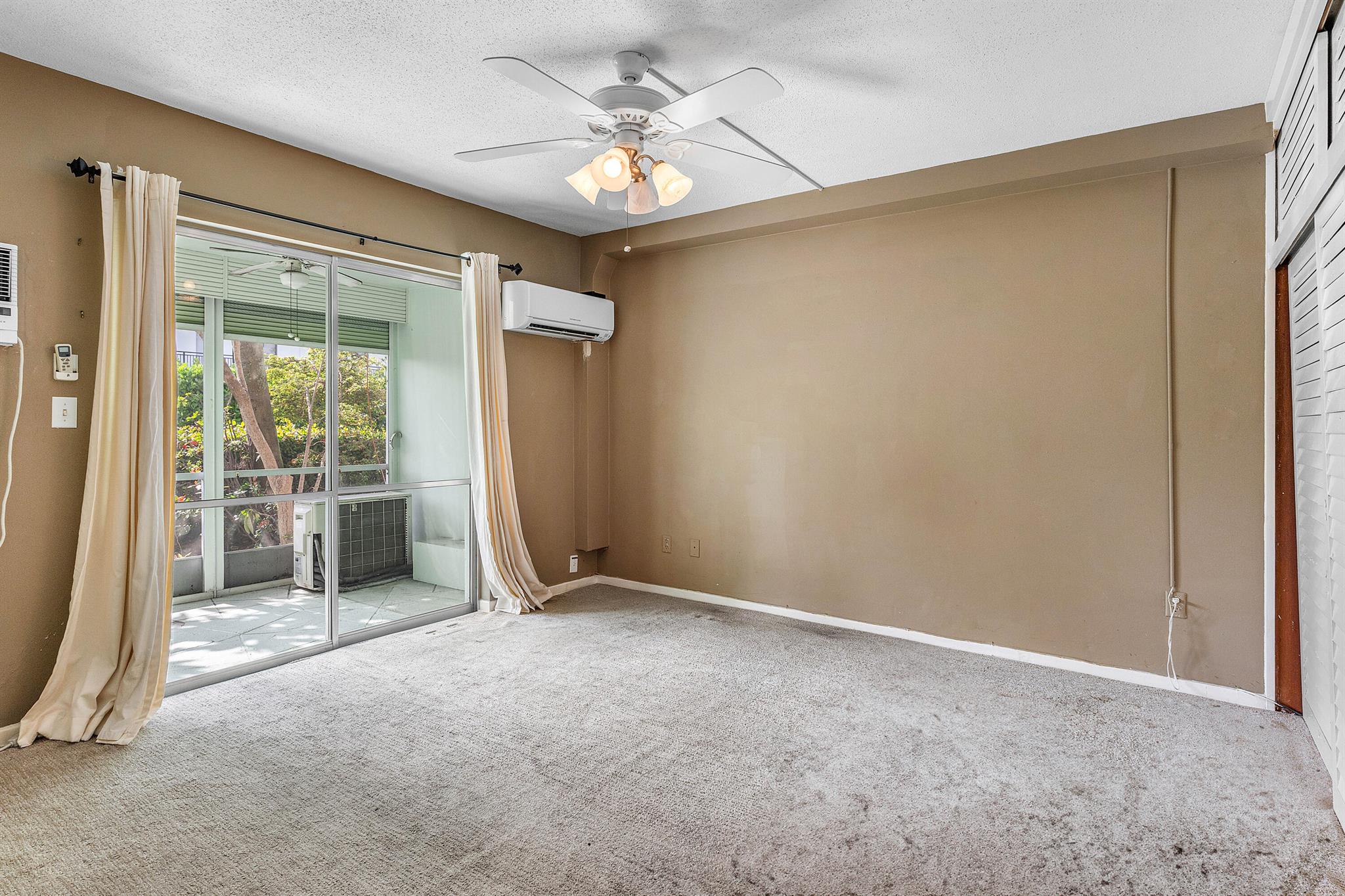 PALM ROYAL APTS INC CONDO - Residential