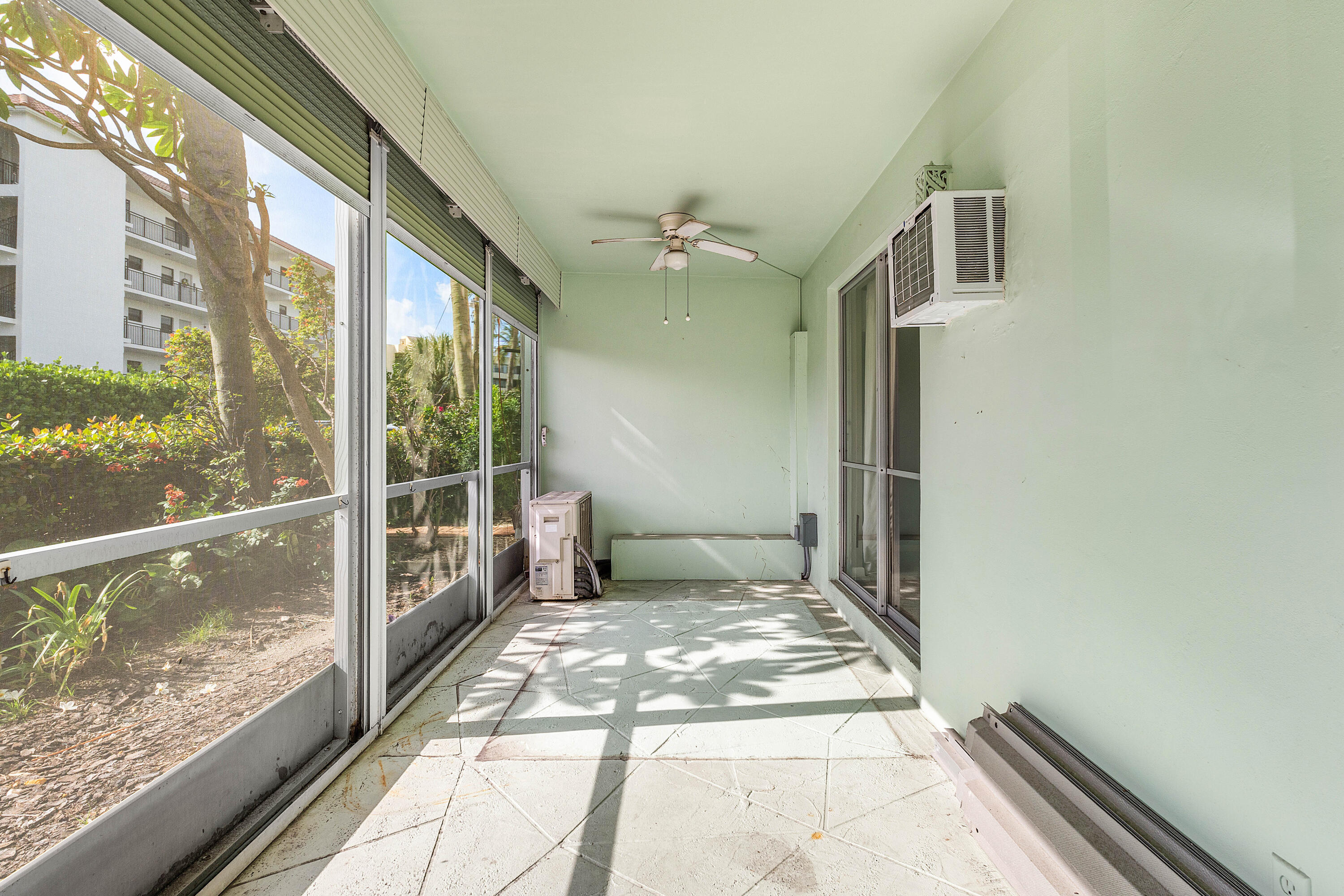 PALM ROYAL APTS INC CONDO - Residential