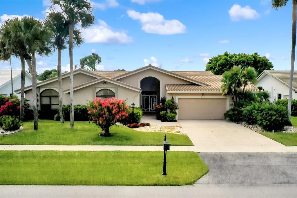 Photo of 16695 Ironwood Drive, Delray Beach, FL 33445 (MLS # R10763136)