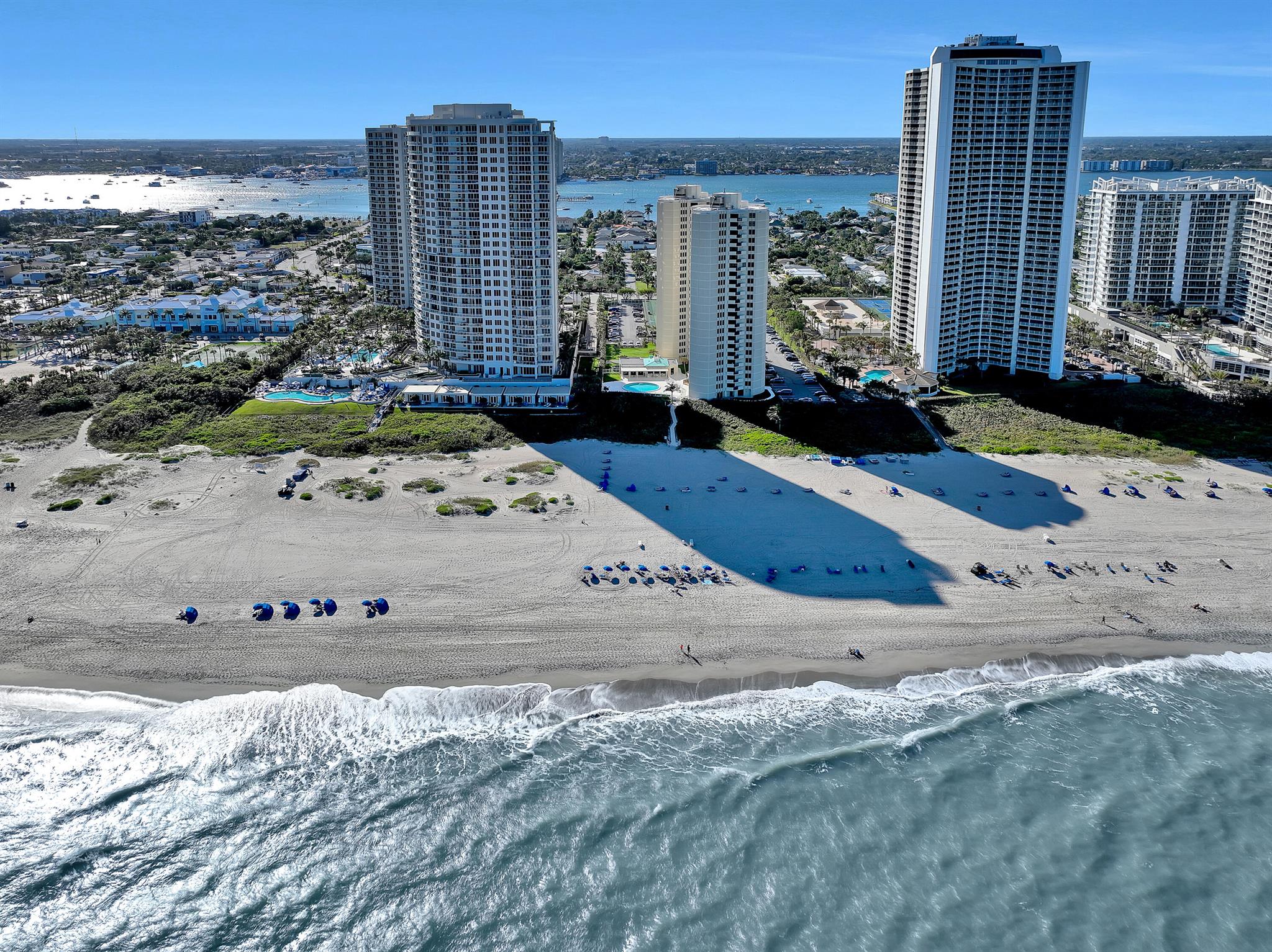 Located on Singer Island This unit offers you Awesome views from your 17th floor balcony , completely furnished , 2 spacious bedroom and 2 updated bathrooms. Phoenix Towers amenities include pool, fitness room, tennis, on site manger and private beach access.. Stroll to restaurants , shopping and beach.. Enjoy the island lifestyle... Annual lease or 6 month lease at $5200 per month , no pets and no smoking .