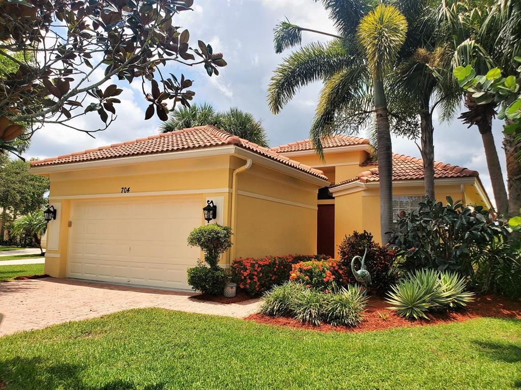 Photo of 704 NW Stanford Lane, Port Saint Lucie, FL 34983 (MLS # R10733521)