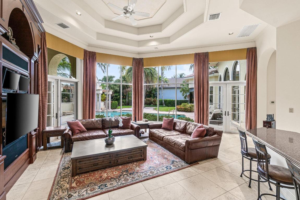 VINTAGE OAKS / POLO CLUB - Residential