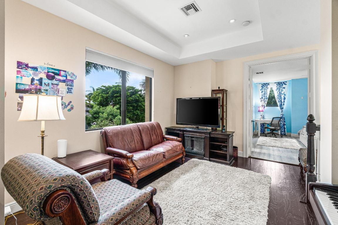 VINTAGE OAKS / POLO CLUB - Residential