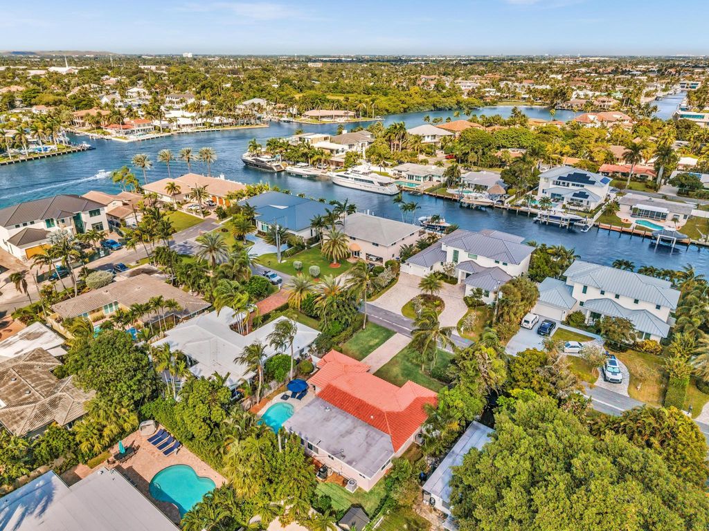 Photo of 3204 Beacon Street, Pompano Beach, FL 33062 (MLS # B26010241)