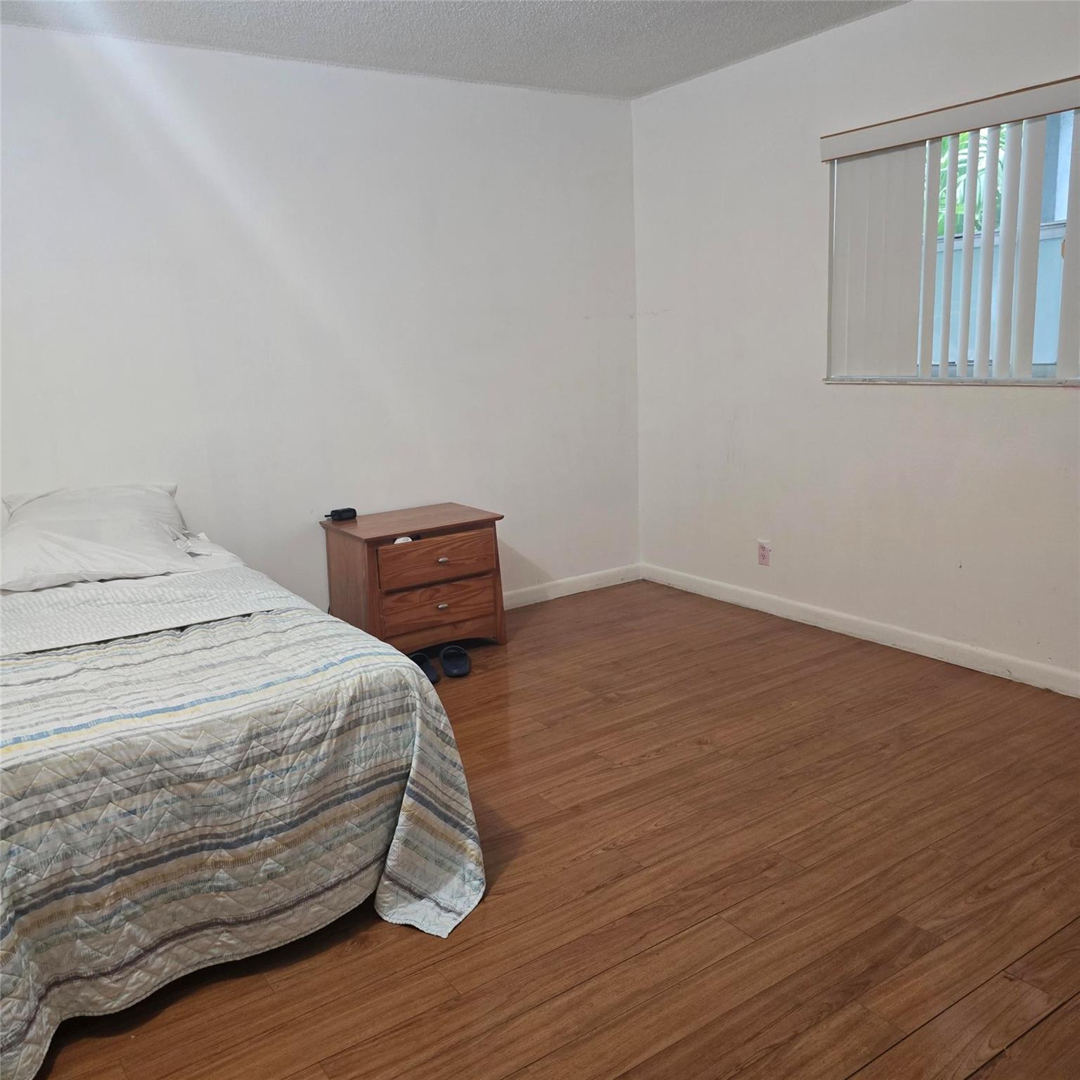 3000 RIVERSIDE DR 208-1
