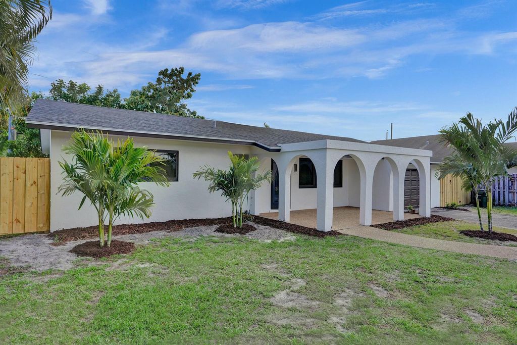 Photo of 728 Heron Drive, Delray Beach, FL 33444 (MLS # R11080300)