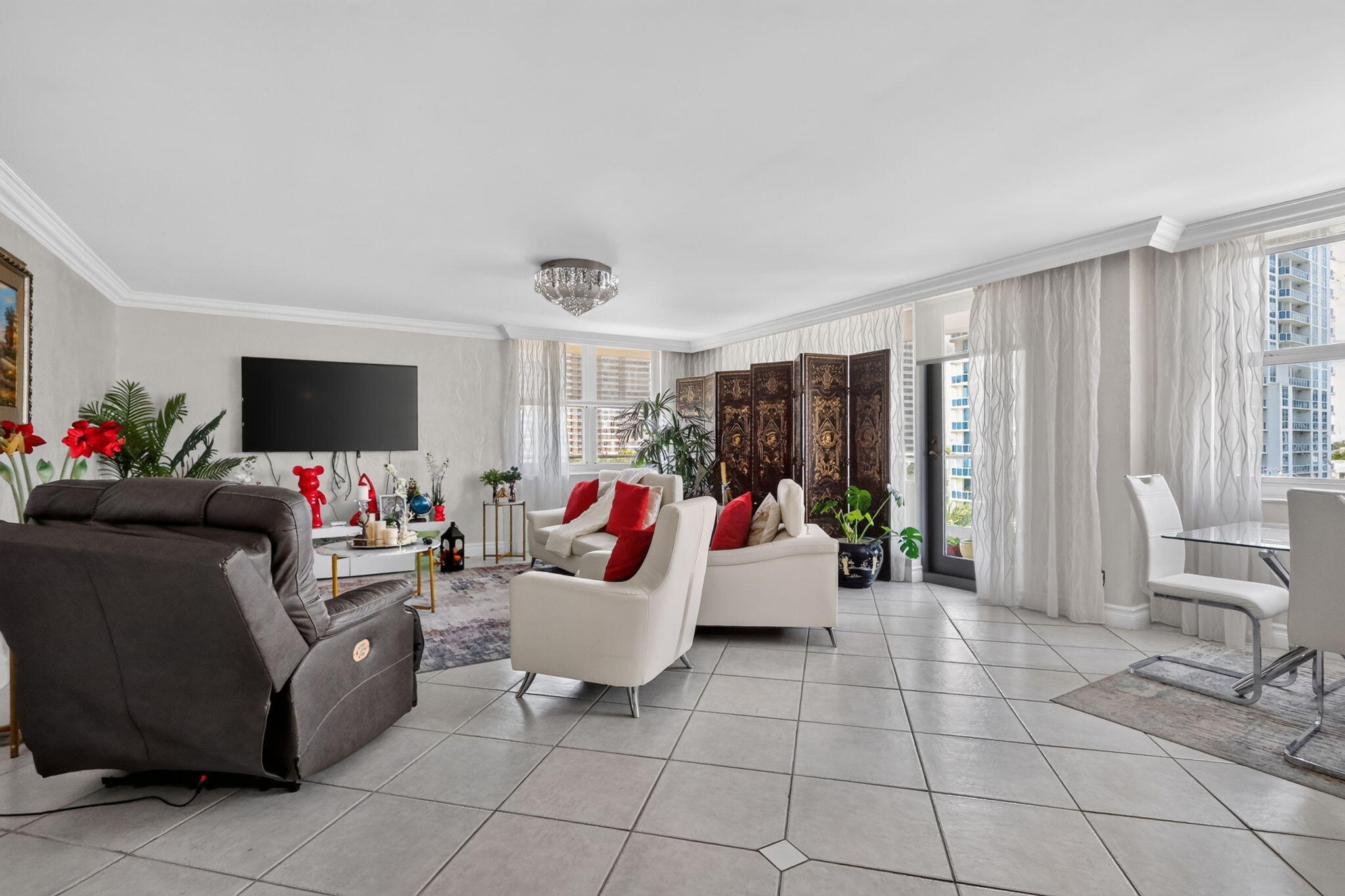 1920 S Ocean Drive 6A