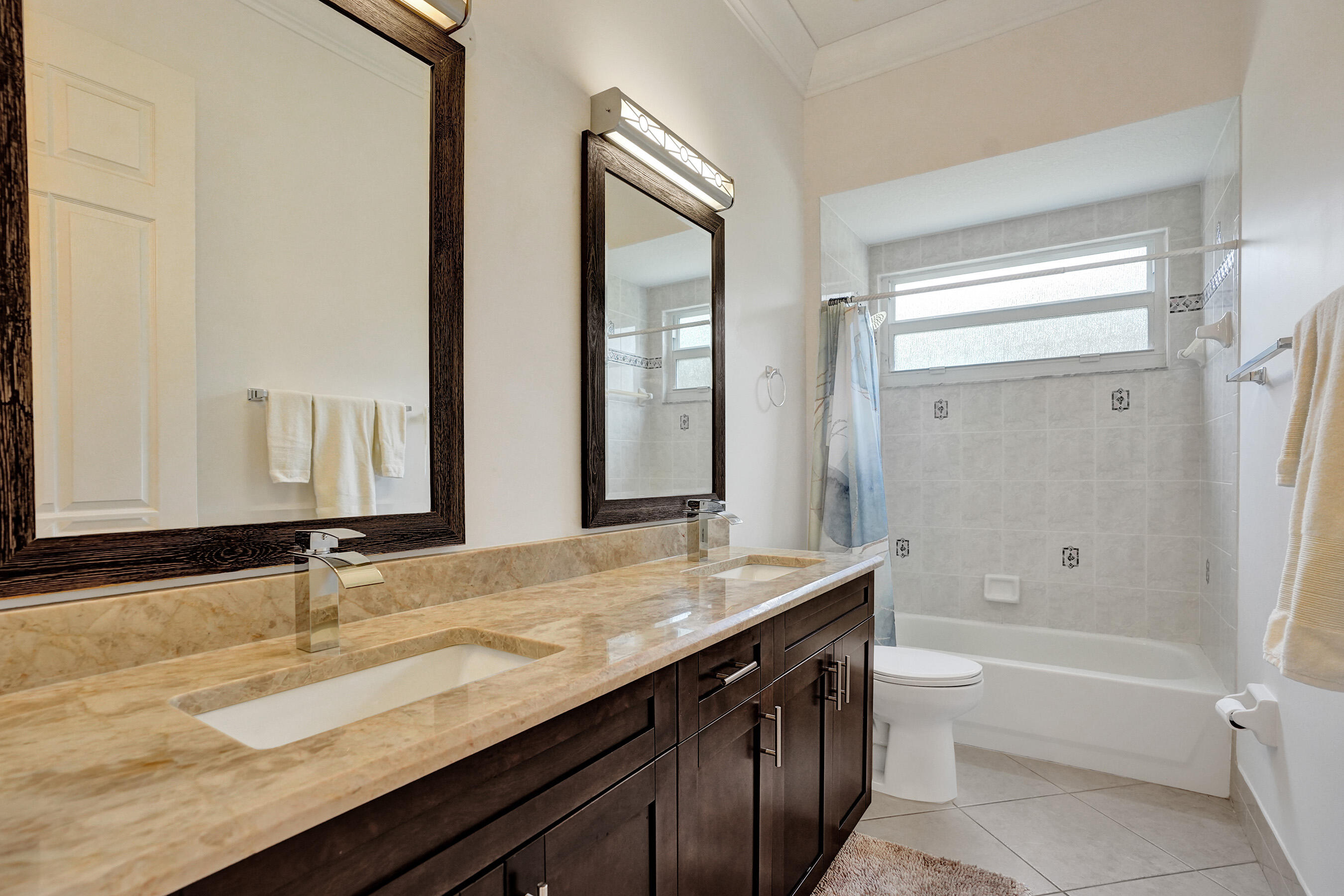 WELLINGTON AERO CLUB OF THE LANDINGS AT WELLINGTON - Residential Lease