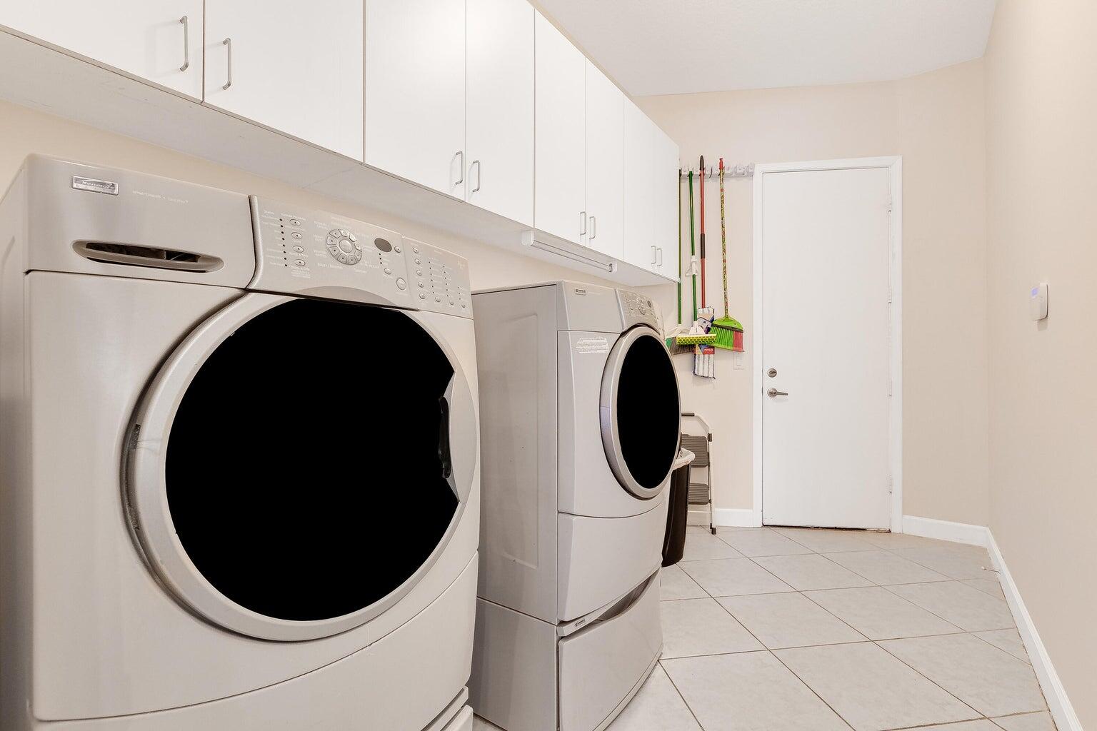 WELLINGTON AERO CLUB OF THE LANDINGS AT WELLINGTON - Residential Lease