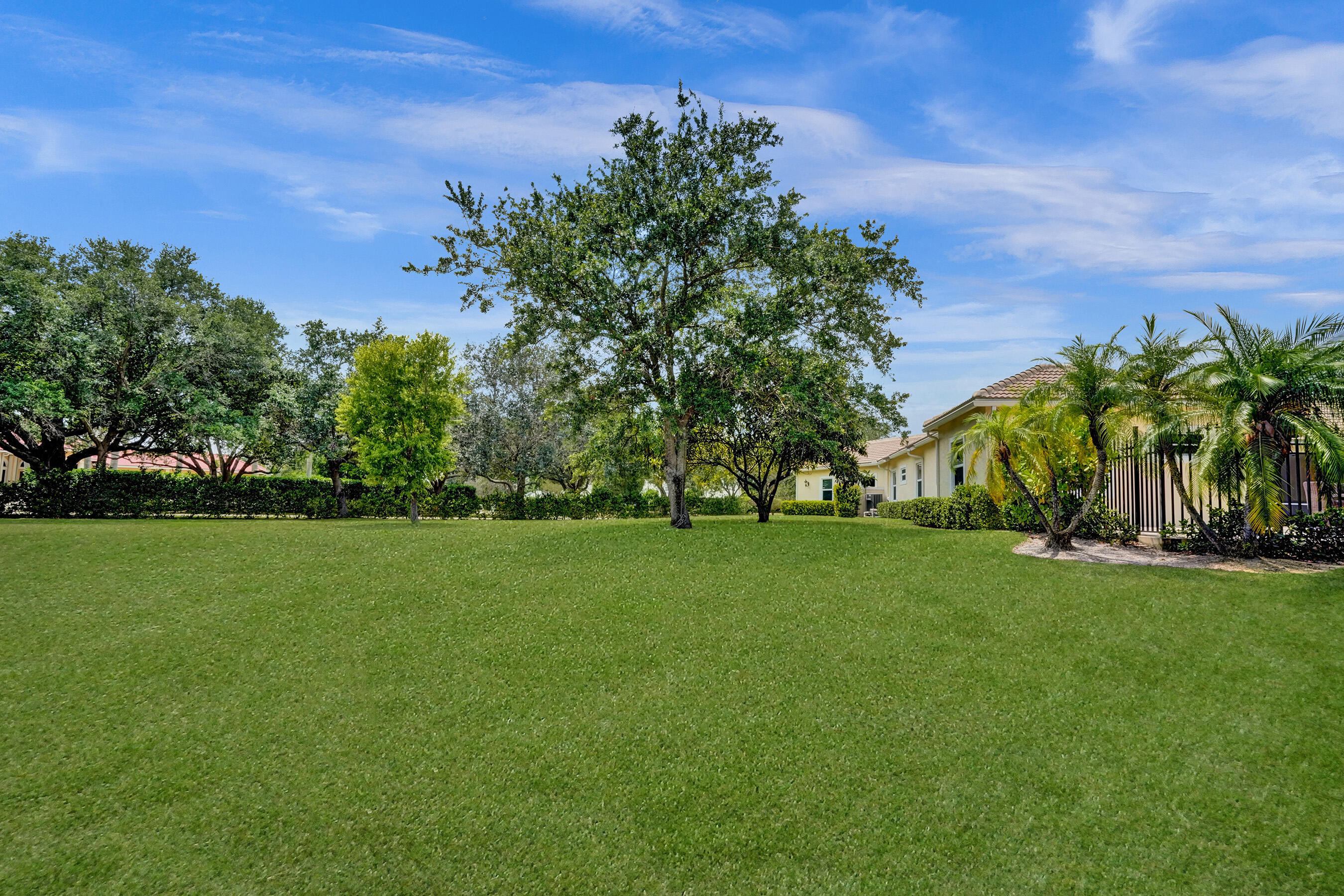 WELLINGTON AERO CLUB OF THE LANDINGS AT WELLINGTON - Residential Lease