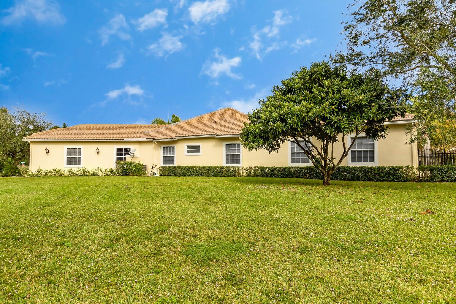 WELLINGTON AERO CLUB OF THE LANDINGS AT WELLINGTON - Residential Lease