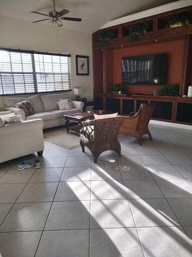 WELLINGTON AERO CLUB OF THE LANDINGS AT WELLINGTON - Residential Lease