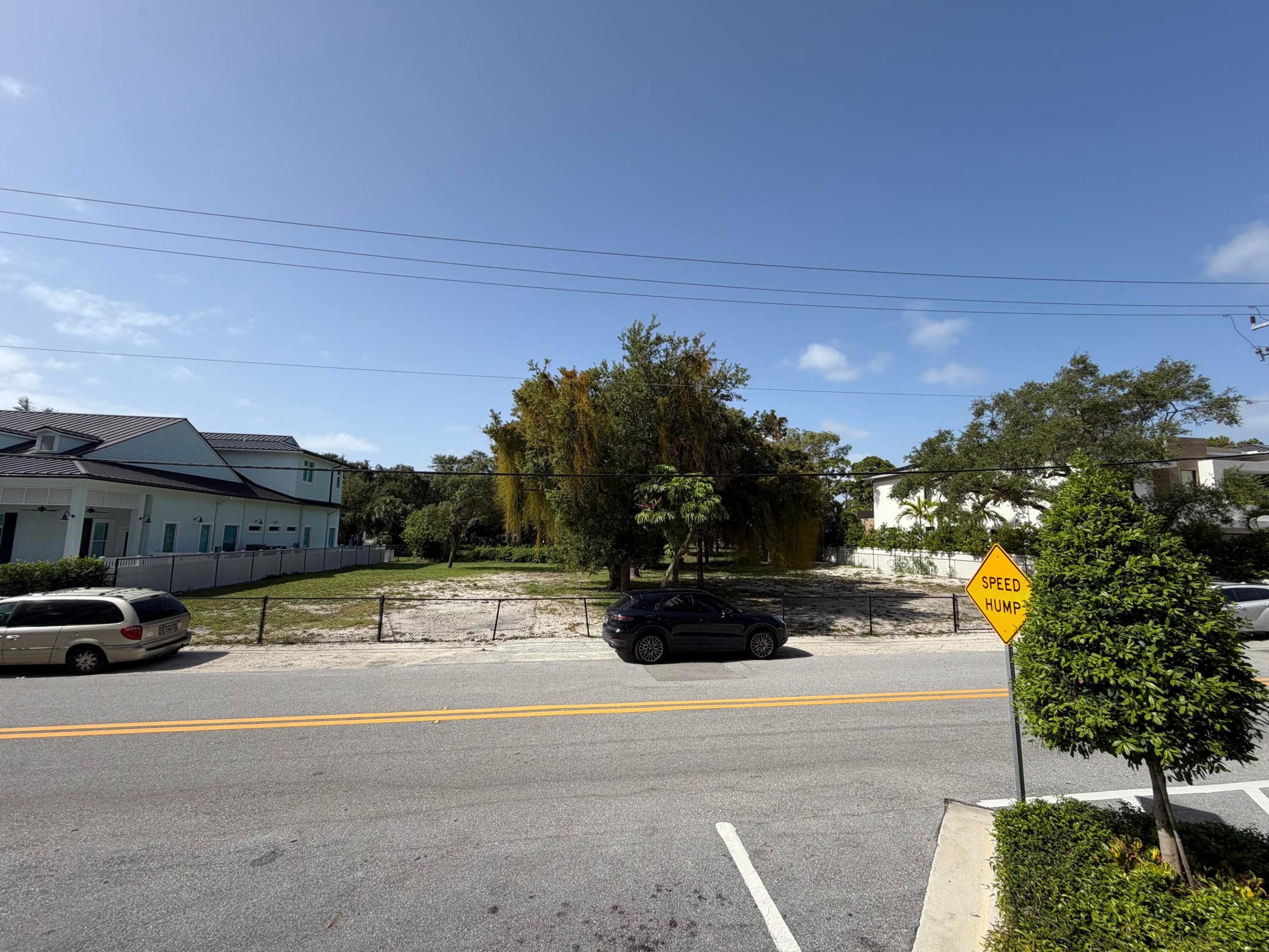 View photos, virtual tours, details... 450-468 E Royal Palm Road