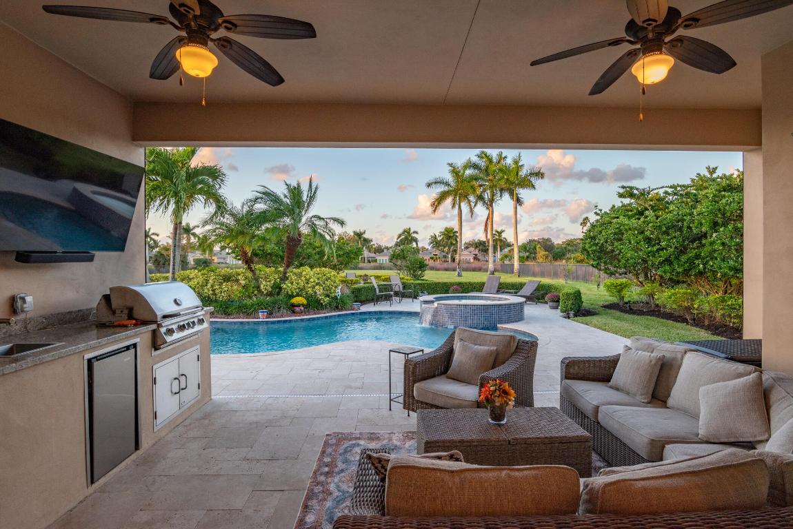 6760 Fox Hollow Drive