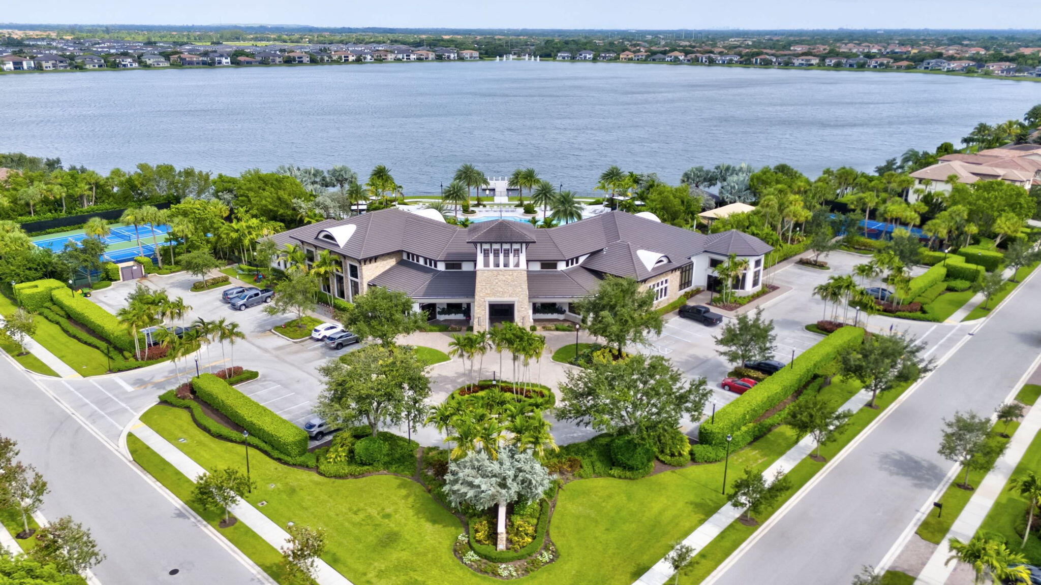 BRUSCHI PROPERTY - Residential