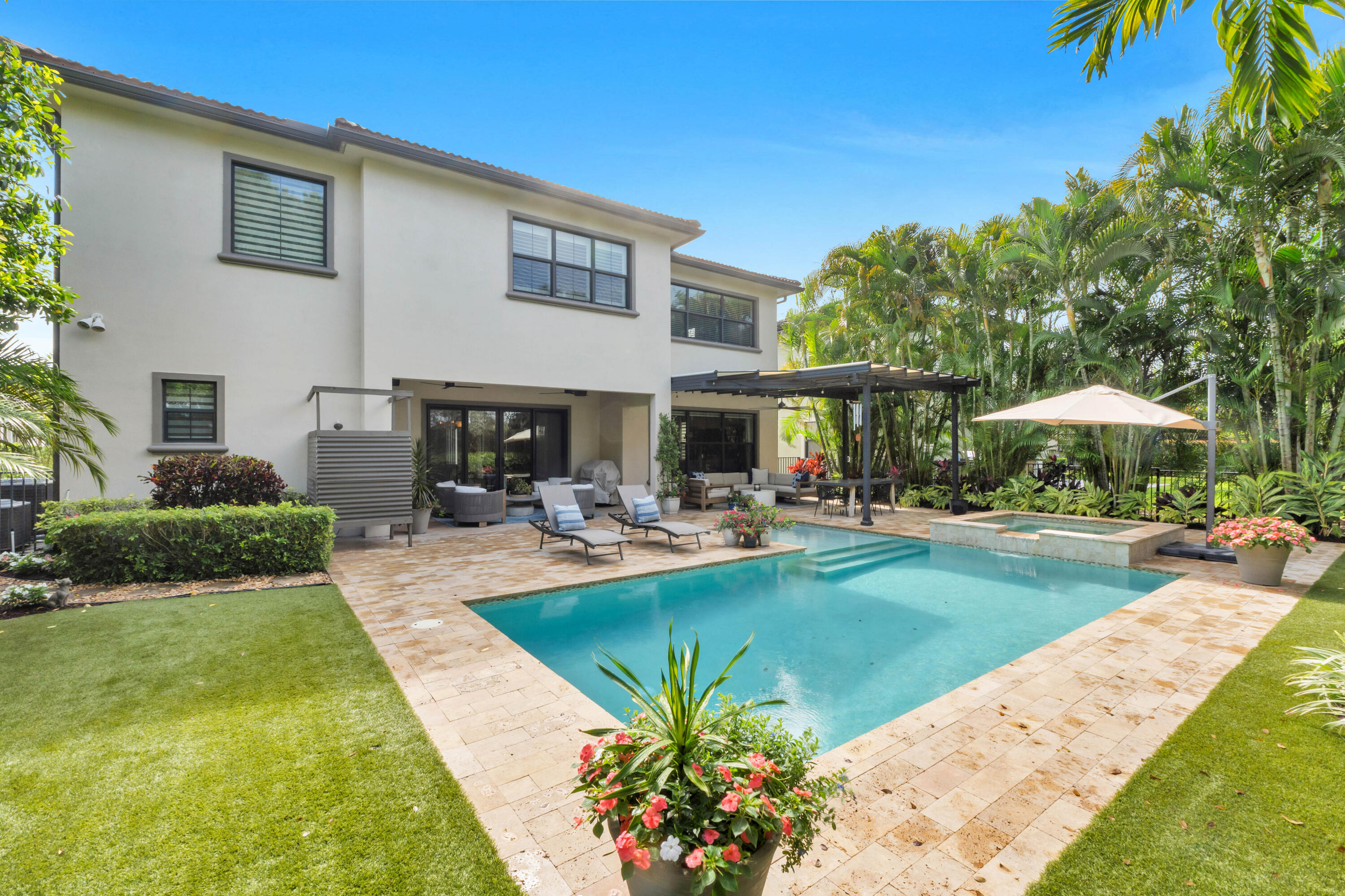 8685 Watercrest Circle W