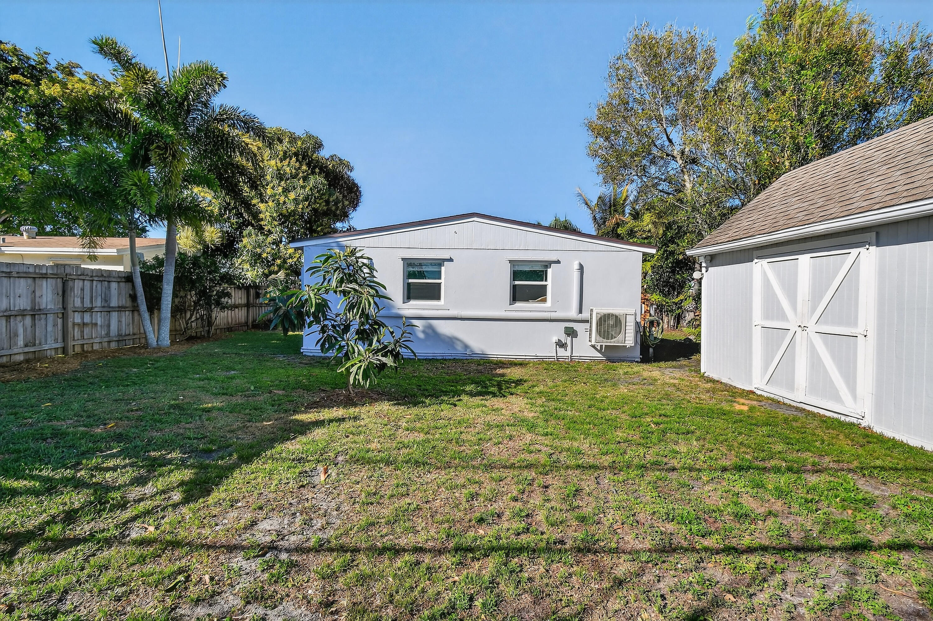 PALM BEACH CABANA COLONY 1 - Residential