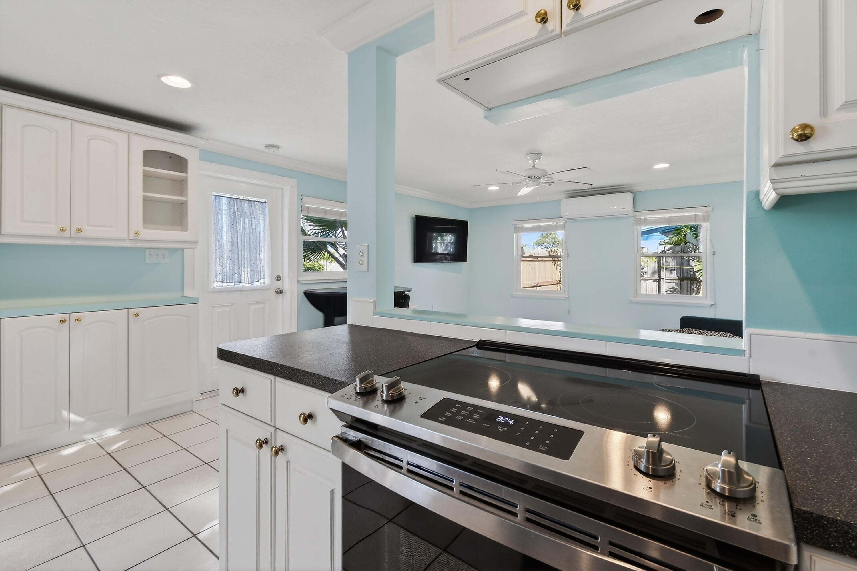 PALM BEACH CABANA COLONY 1 - Residential