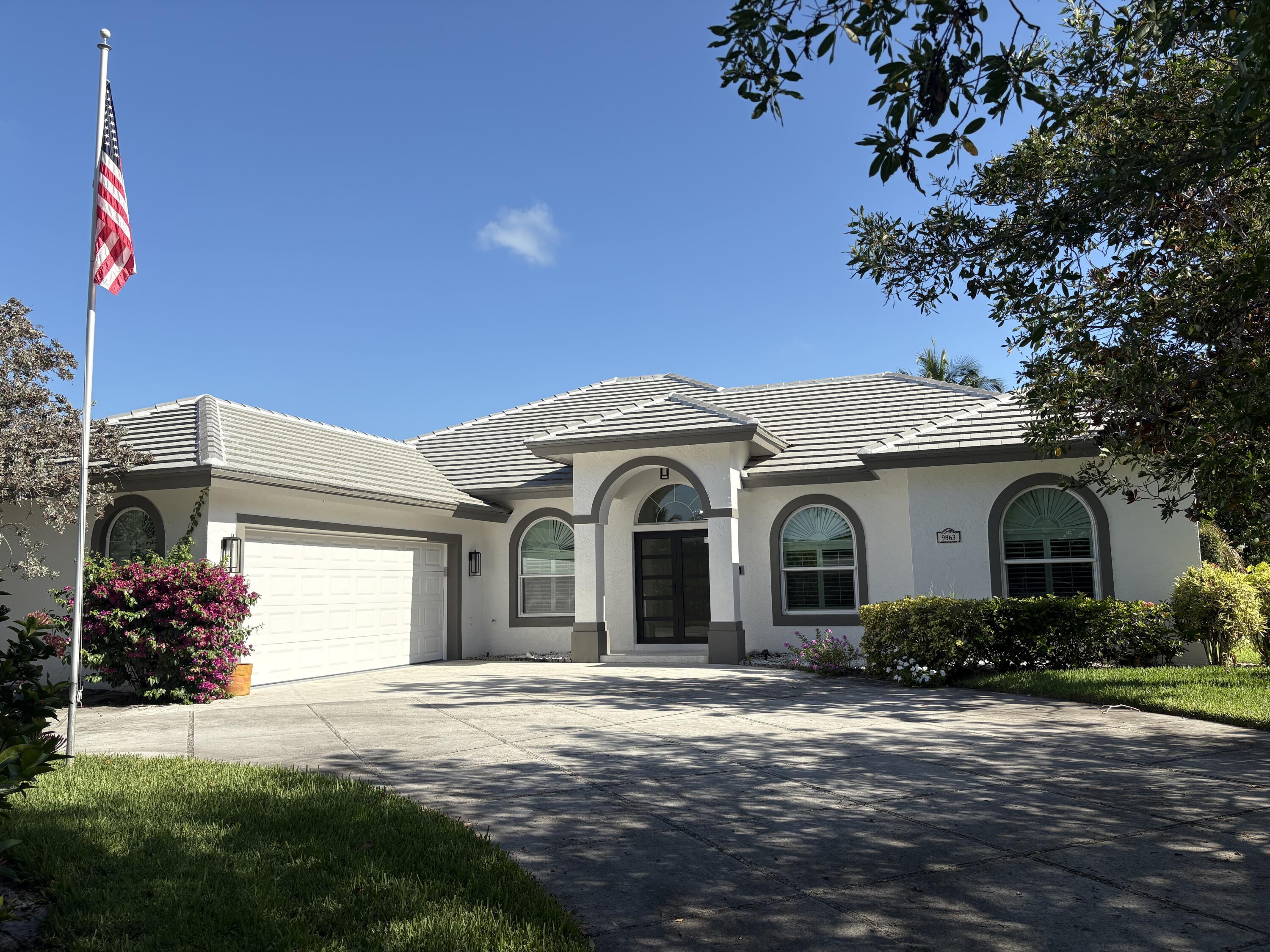 Renovated inside & 2024 roof, new AC, large back yard