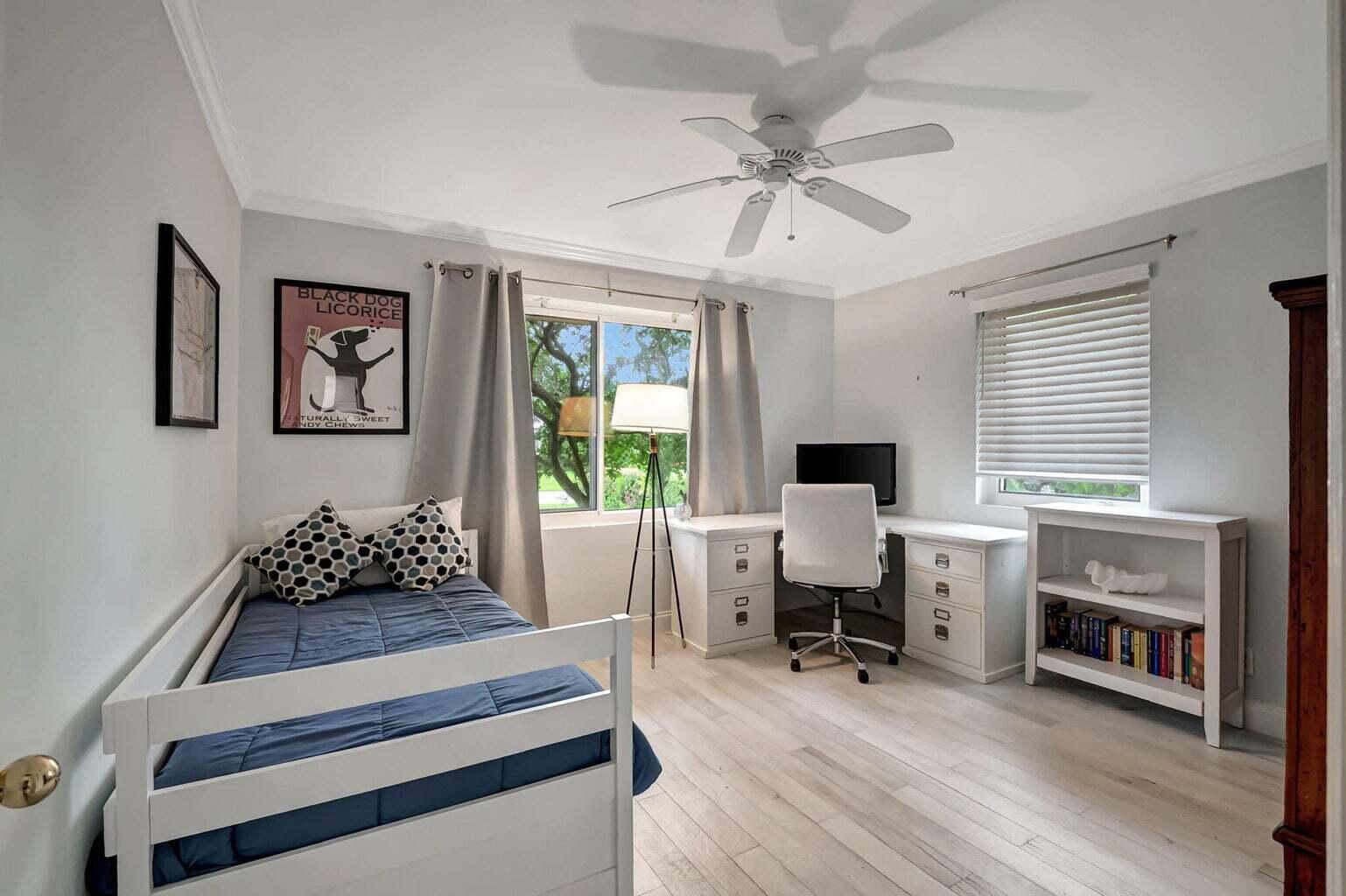 NORTHRIDGE - Residential